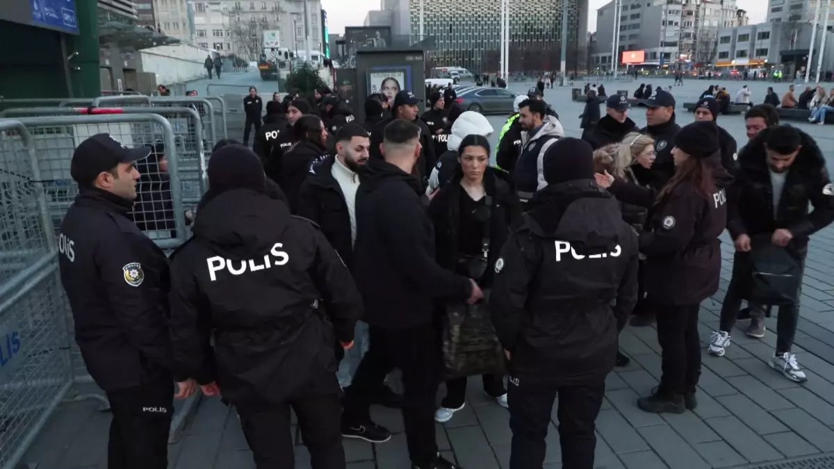 Taksim Meydanı’nda Yılbaşı Kutlamaları İçin Güvenlik Önlemleri Alındı