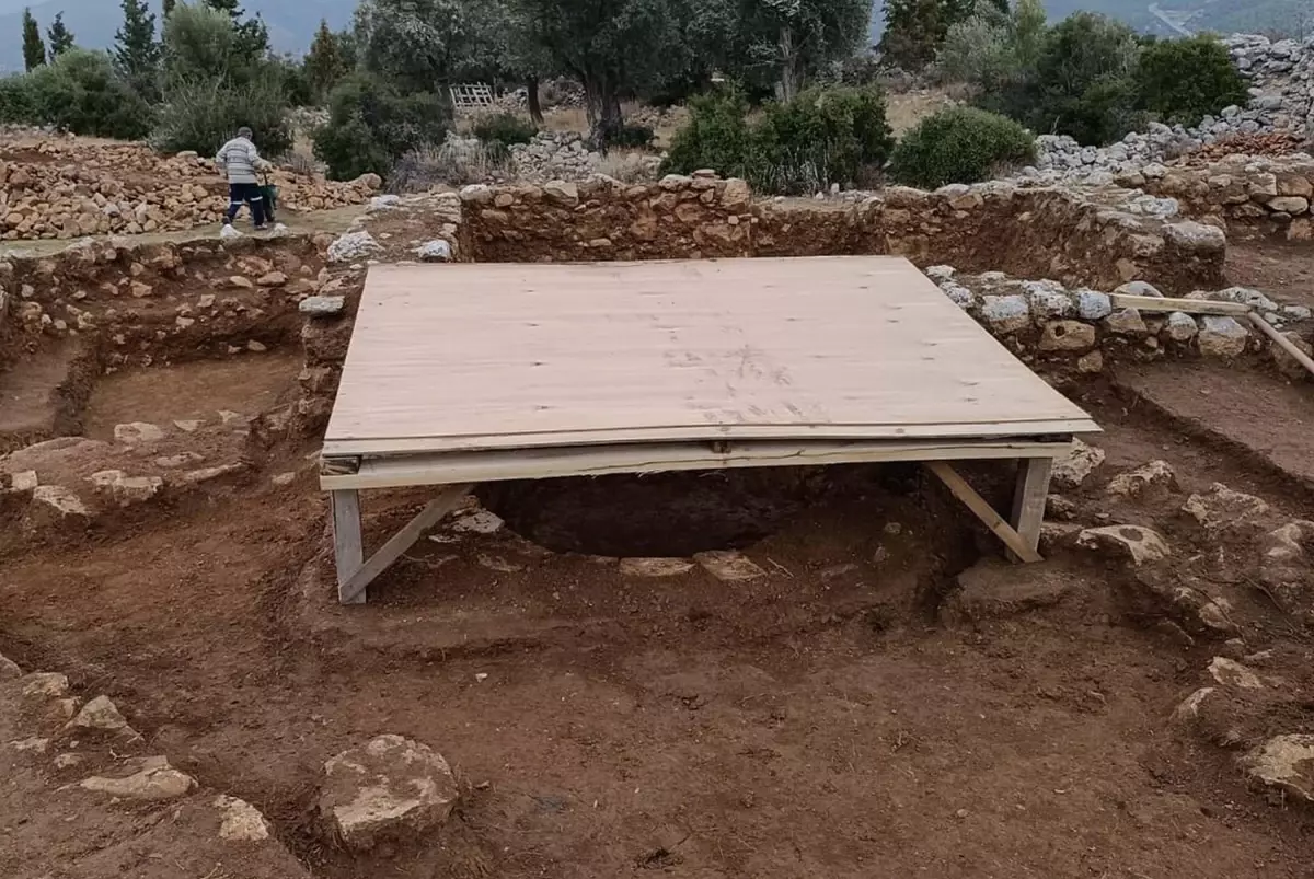 Beçin Antik Kenti’nde Seramik Fırınları Bulundu