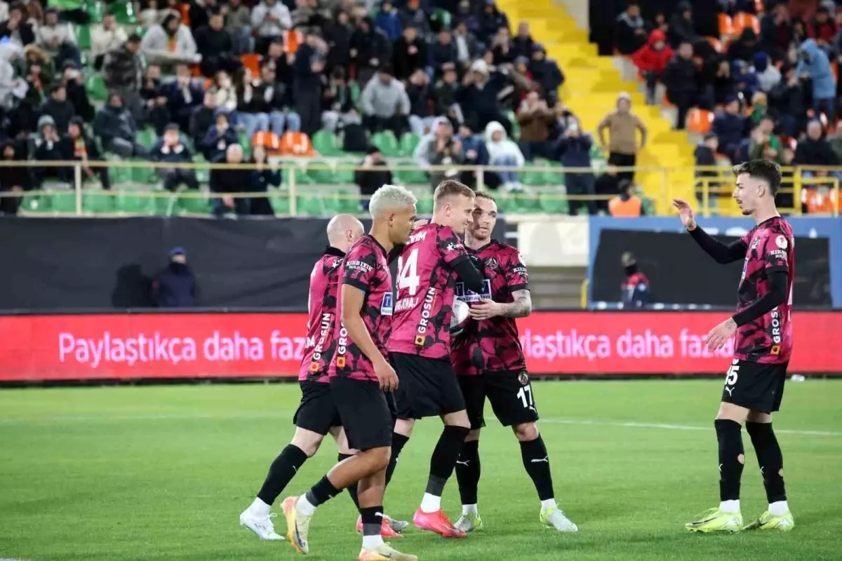 Alanyaspor, Karagümrük’ü Farkla Geçti