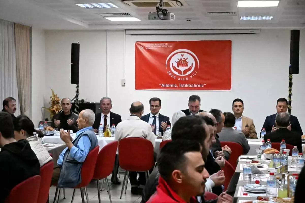 Salihli’de Yaşlılara Saygı Haftası İftar Programı Düzenlendi
