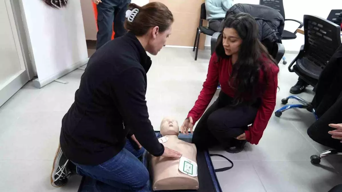 Keçiören Belediyesi’nden Afet Müdahale Ekibine İlk Yardım Eğitimi